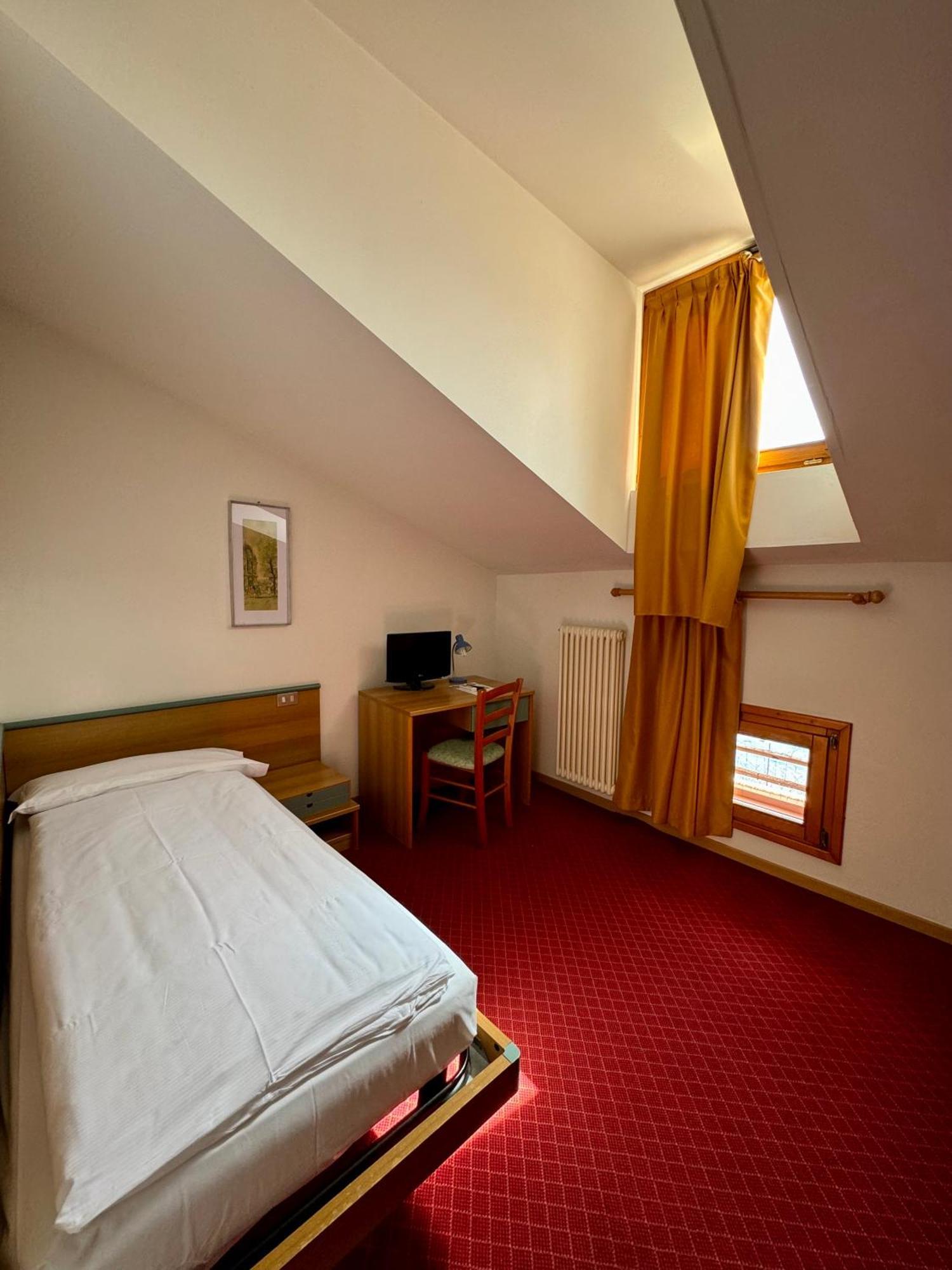 Hotel Geier Torbole Sul Garda Exterior foto